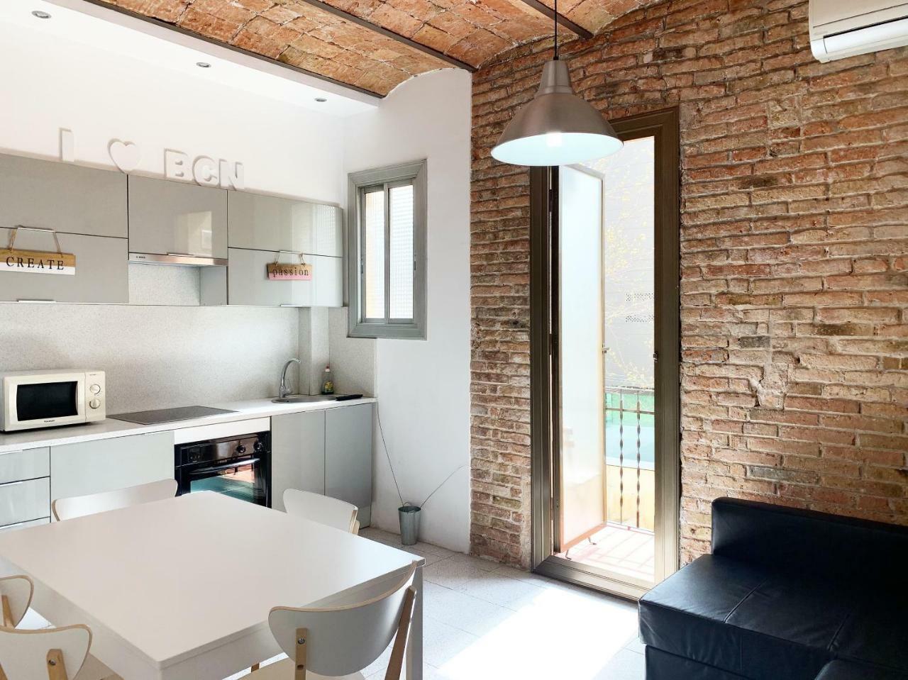 Charm Miro Apartment Барселона Екстериор снимка