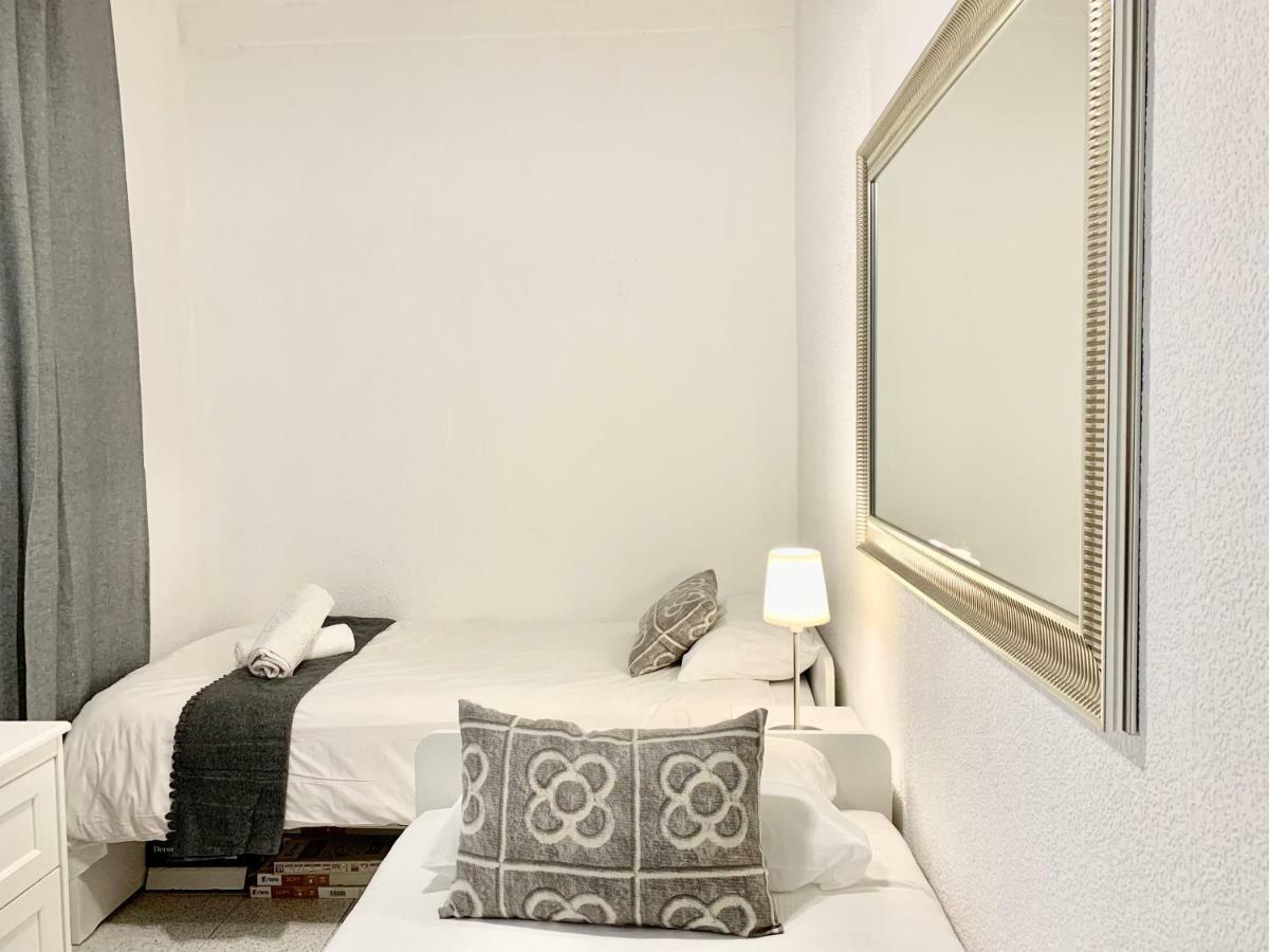 Charm Miro Apartment Барселона Екстериор снимка