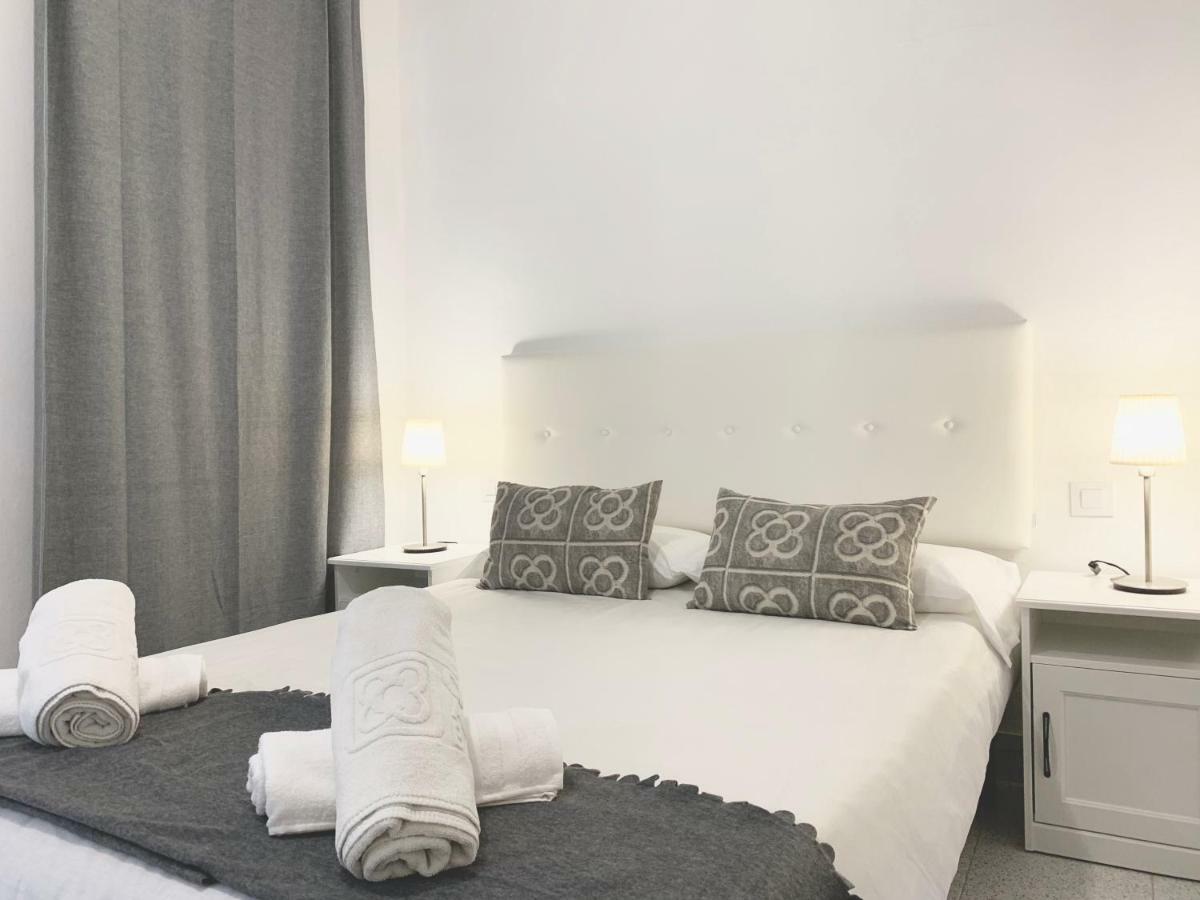 Charm Miro Apartment Барселона Екстериор снимка