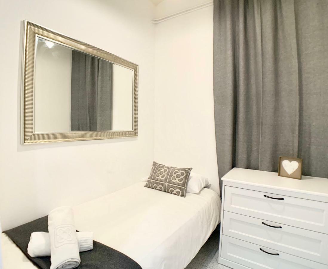 Charm Miro Apartment Барселона Екстериор снимка